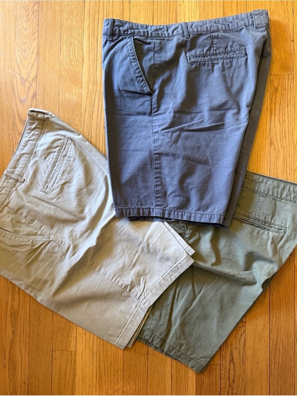 GAP Women's Chino Shorts Trio - Navy, Khaki, Olive - Picture 2 of 4
